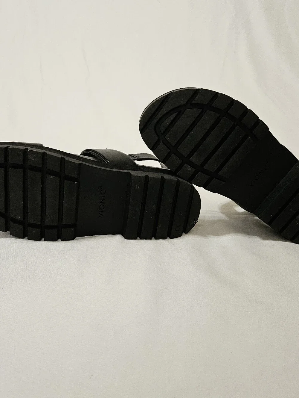 Vionic Torrance Platform Women's Strap Sandals Black Size 7